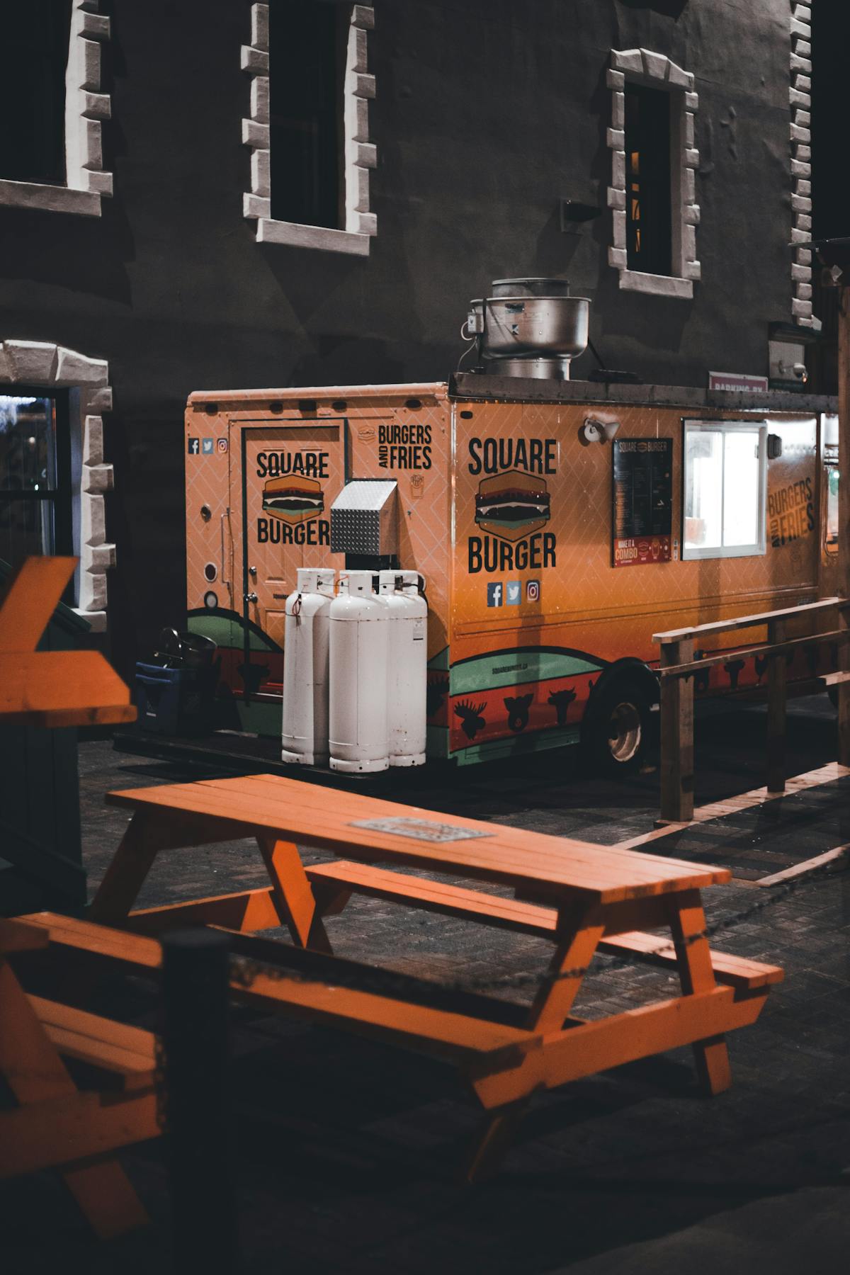 Food truck with outdoor seating